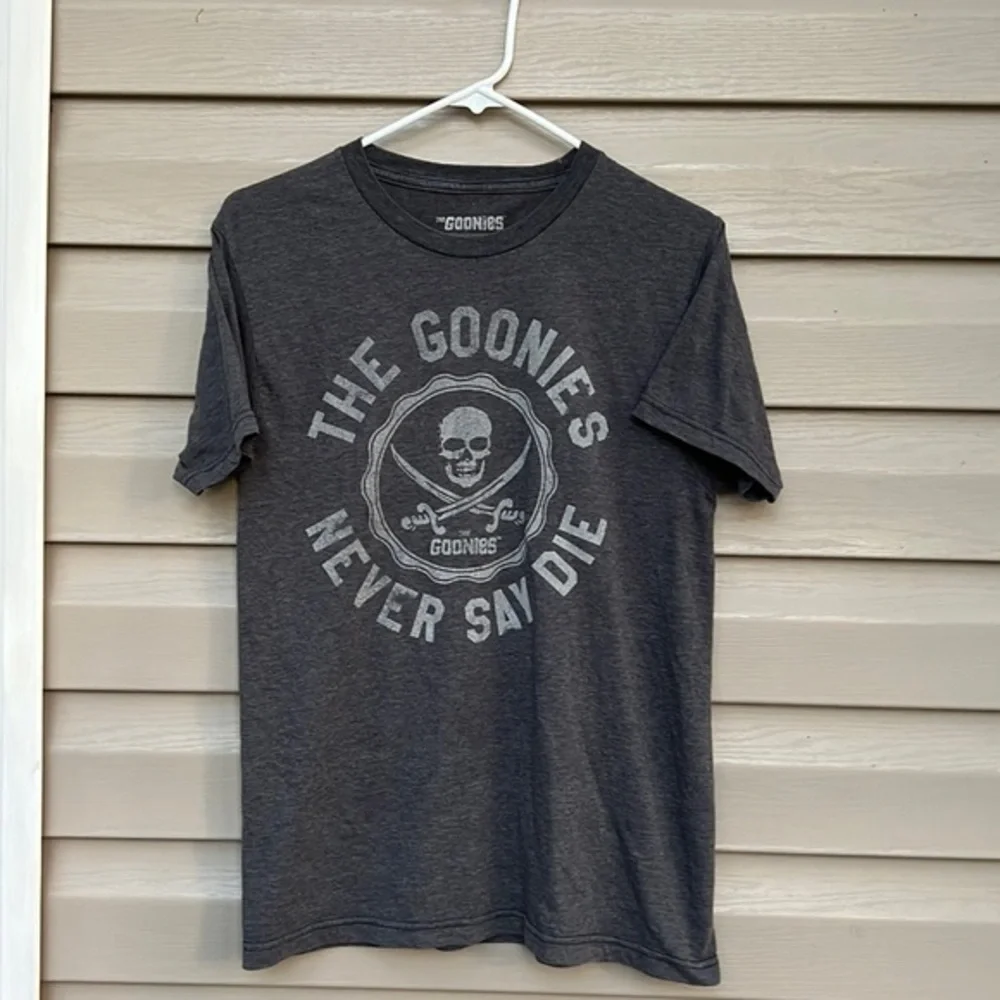 The Goonies mens gray&white short sleeve tee - Picture 1 of 4